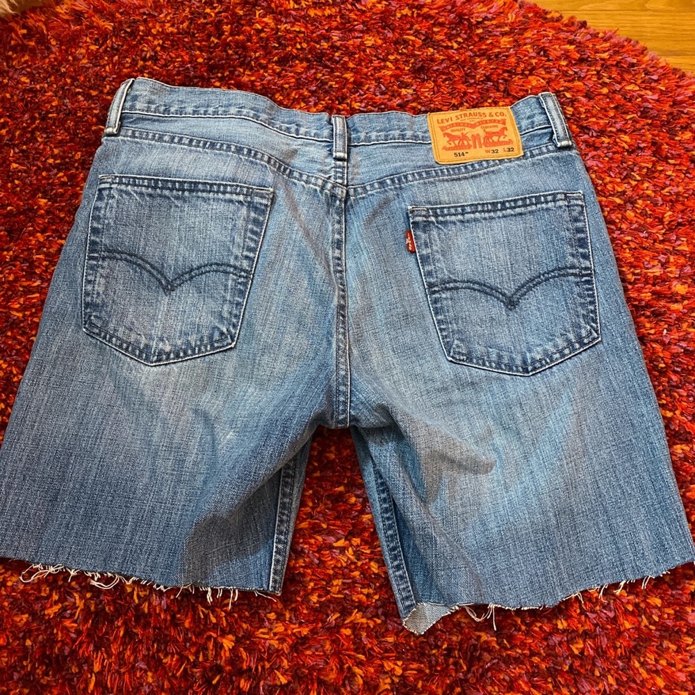 LEVI’S JEAN SHORTS